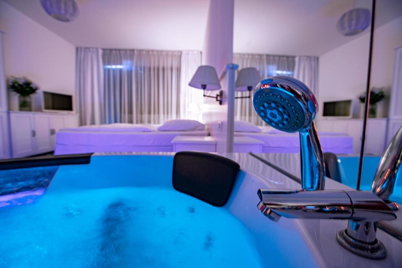 Apartament Rodzinny Beach Sauna&Jacuzzi Arka Medical Spa Kolobrzeg Luaran gambar